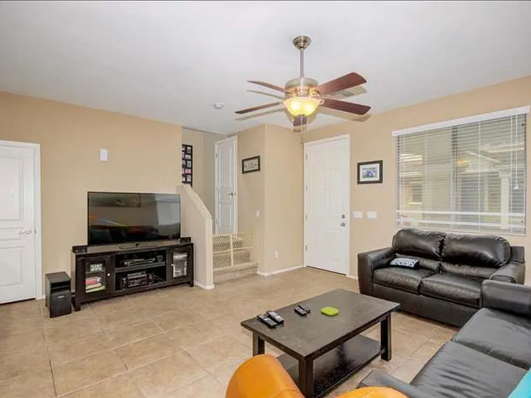 108 E Palomino Dr — Photo 4