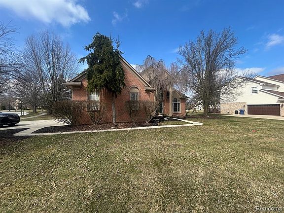 3rd image of 855 Chelsea Rd