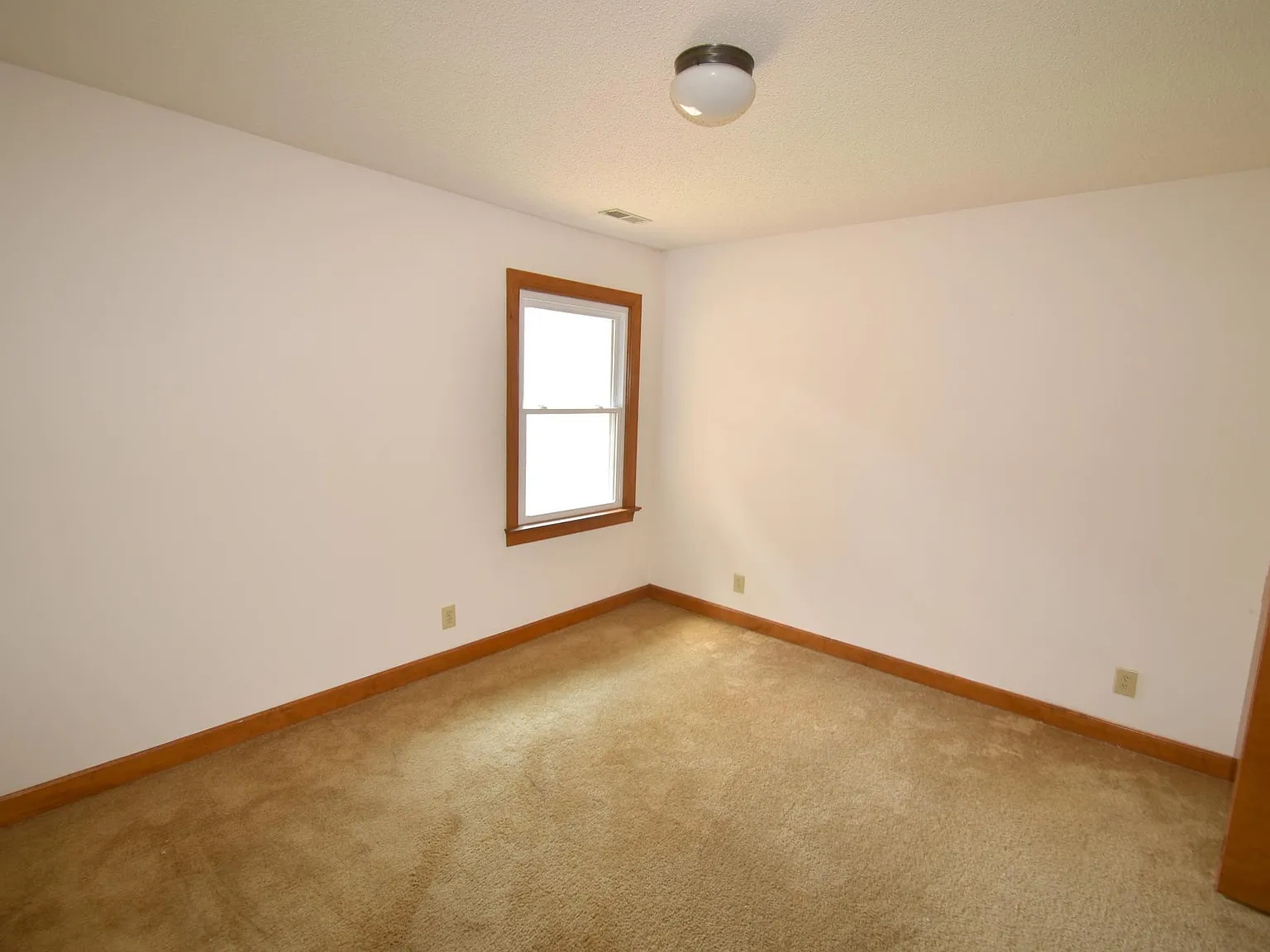 3 bed, 1300 sqft, $1,795 — Photo 4