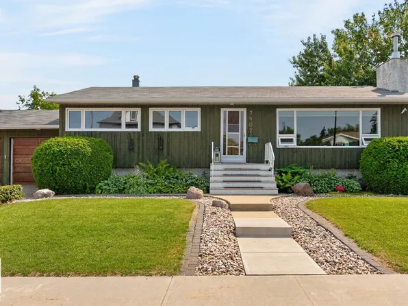 7607 75th Ave NW, Edmonton, AB T6C 0G2