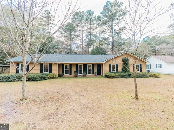 1009 N Davis Dr, Perry, GA 31069