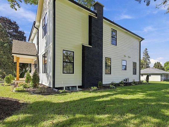 3rd image of 15330 Mt Vernon AVENUE