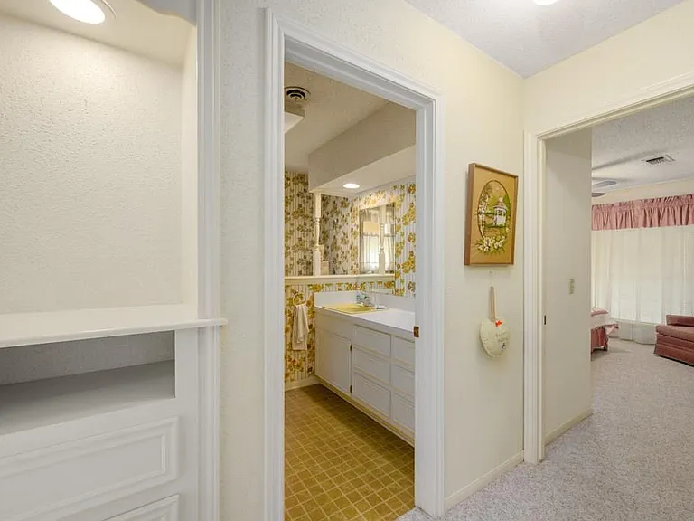 103 Memorial Ln — Photo 18
