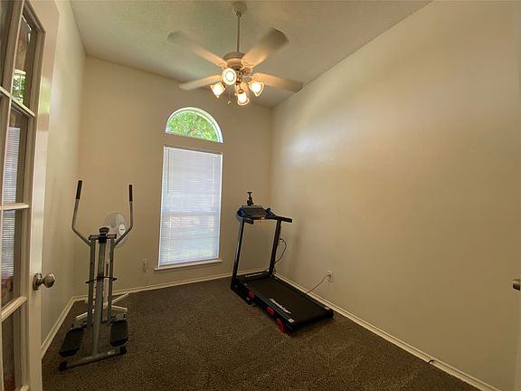 3rd image of 8410 Holland Ave