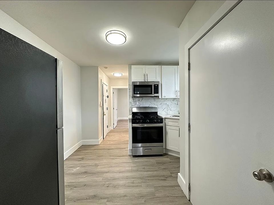 1st image of 20 Seidler St