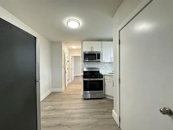 20 Seidler St, Jersey City, NJ 07304