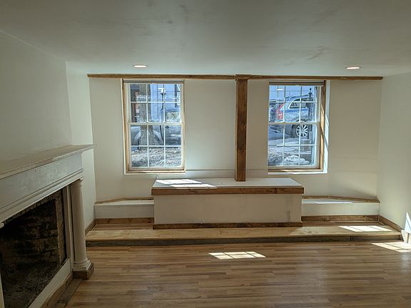 3rd image of 101 Columbia St #1