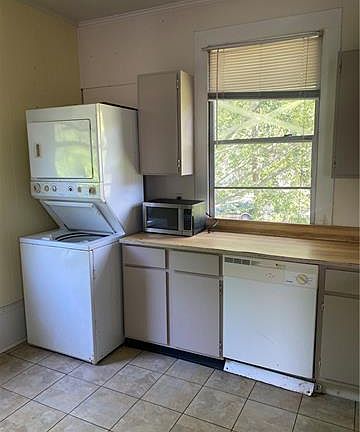 4th image of 6211 Magnolia St