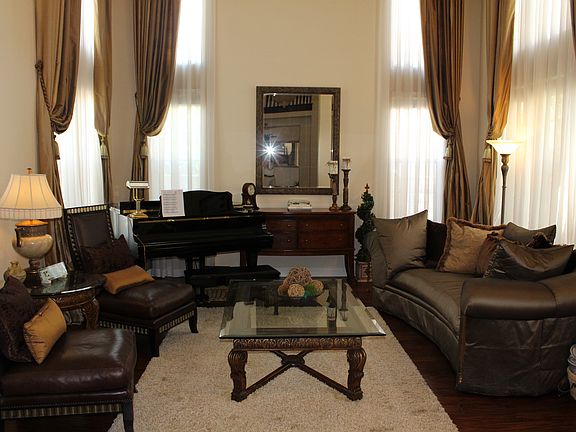 4th image of 2868 Brookside Dr