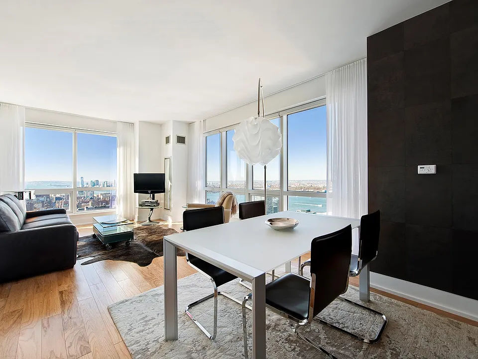 350 W 42nd St #53H