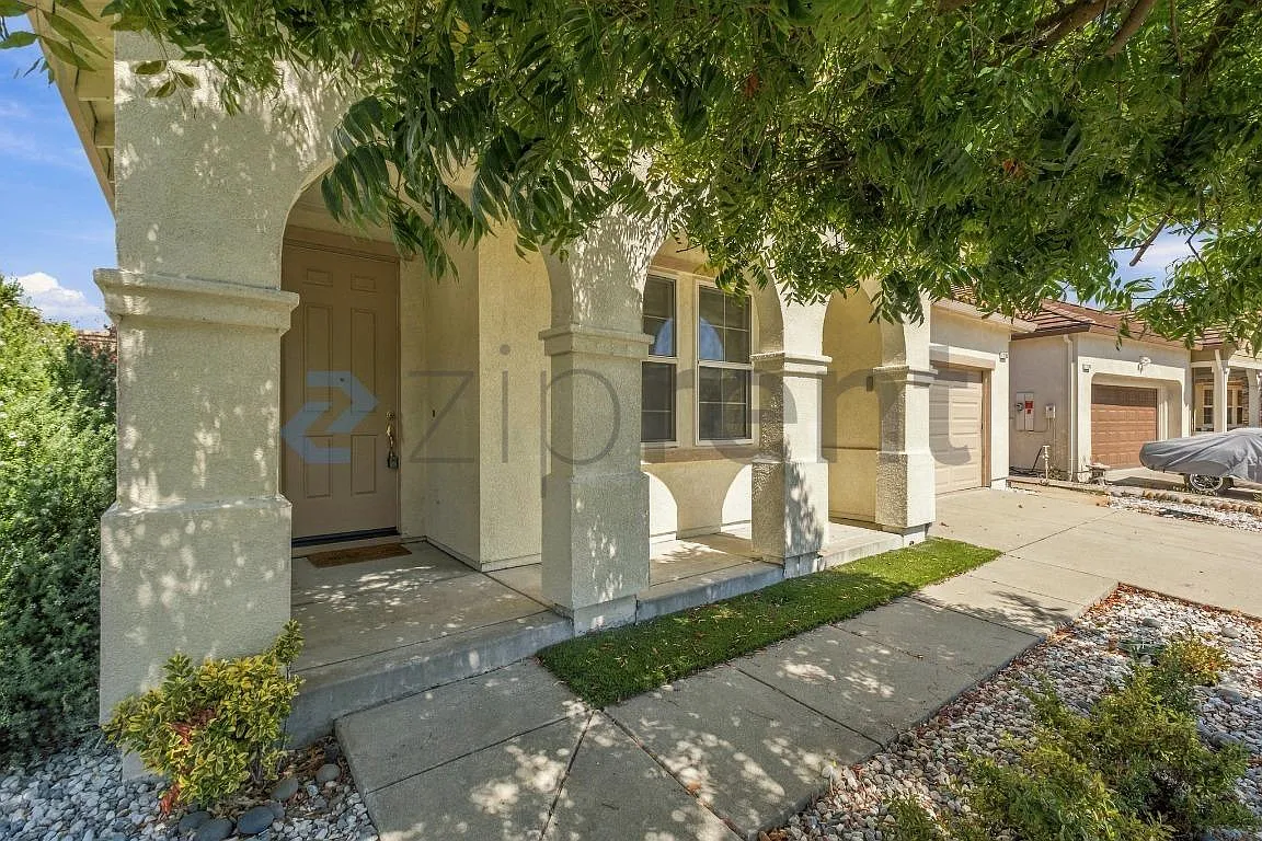 4 bed, 1964 sqft, $4,500 — Photo 3
