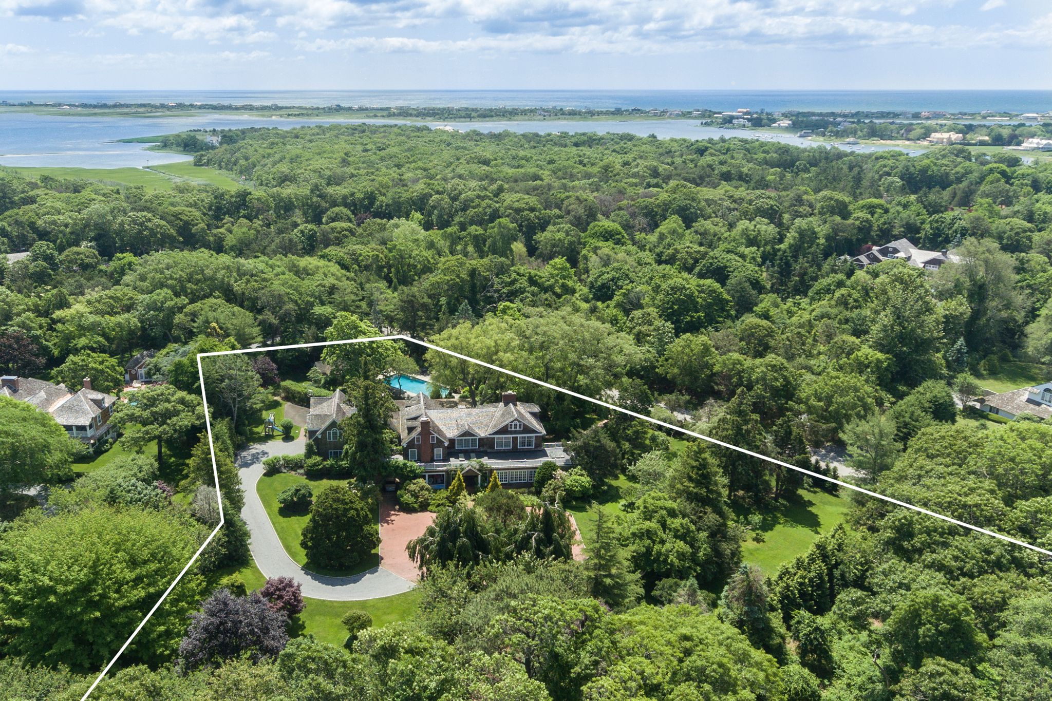 2 Bay Rd, Quogue, NY 11959 Out East