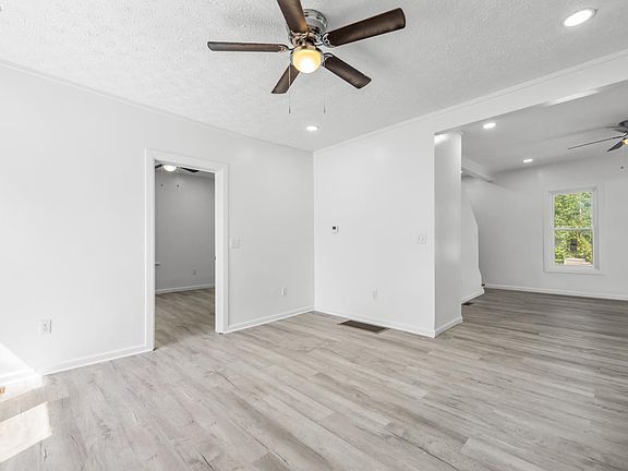 3rd image of 929 Washington Ave