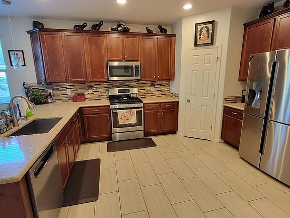 5th image of 10161 W Los Gatos Dr