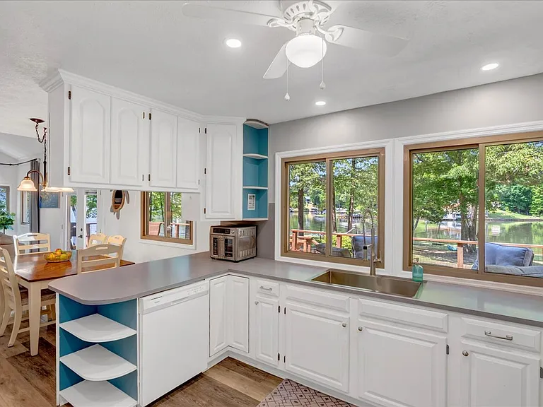296 Milton Dr — Photo 30