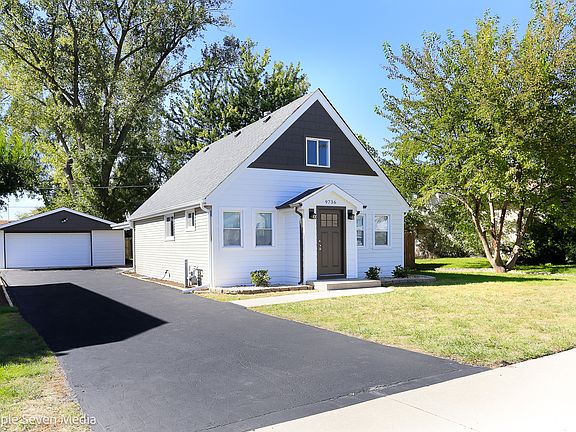 2nd image of 9736 Merton Ave