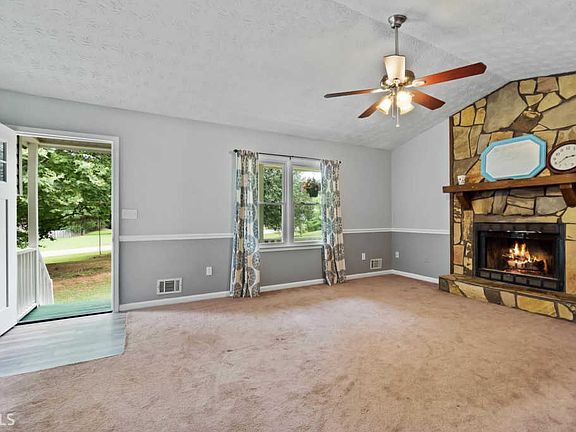 3rd image of 117 Summerfield Dr