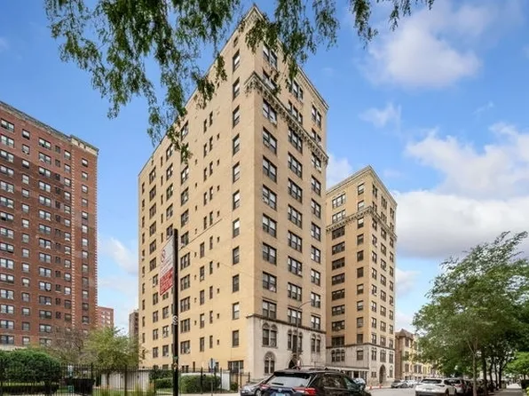 1755 E 55th St APT 1201, Chicago, IL 60615