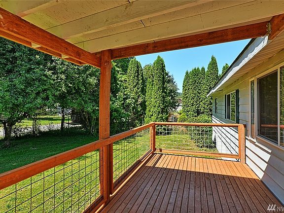 3rd image of 13421 Pilchuck Way