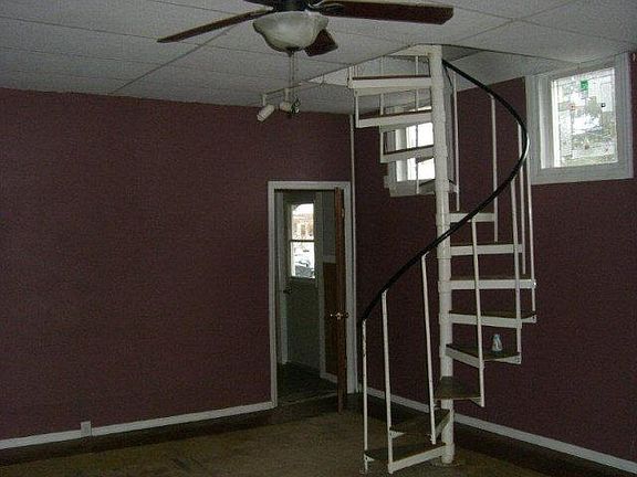 2nd image of 112 W Frack St
