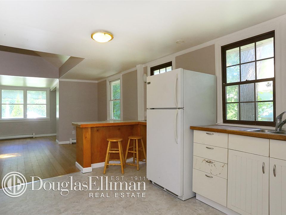 1st image of 540 Wiggins St