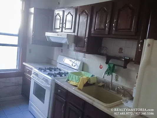 Rented by Alexiou Realty | media 23