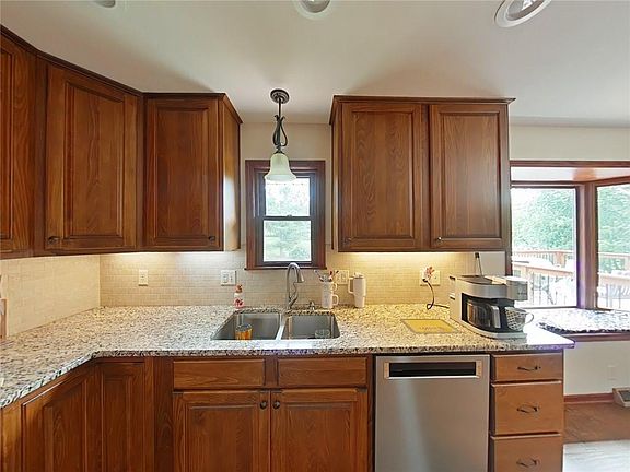 3rd image of 3814 Meadow Oak Ln