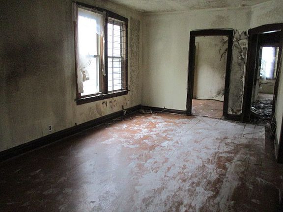 3rd image of 5618 S Hoyne Ave
