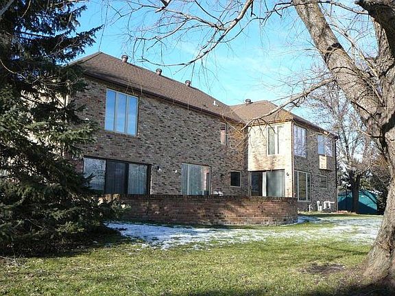 4th image of 150 N Woodcrest Dr N