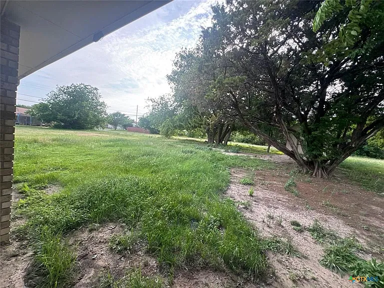 2311 Old FM 440 Rd — Photo 30