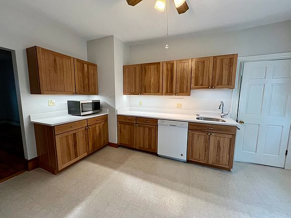 4th image of 46 Pleasant St #1