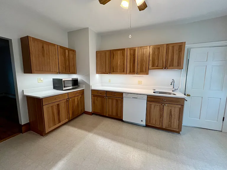 46 Pleasant St #1 — Photo 4