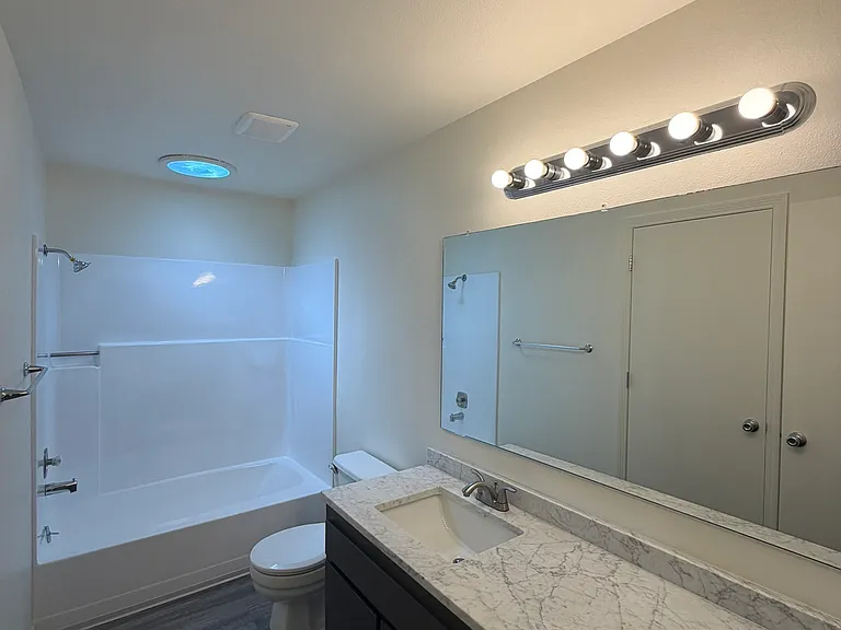 1733 NE Taurus Ct — Photo 9