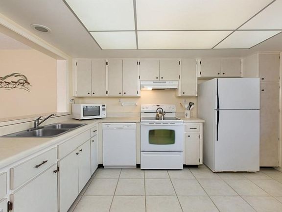4th image of 979 E Gulf Dr Unit 574