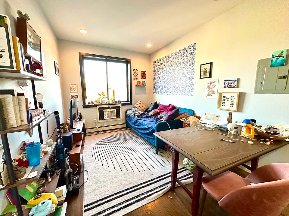1st image of 39 Suydam St #2L