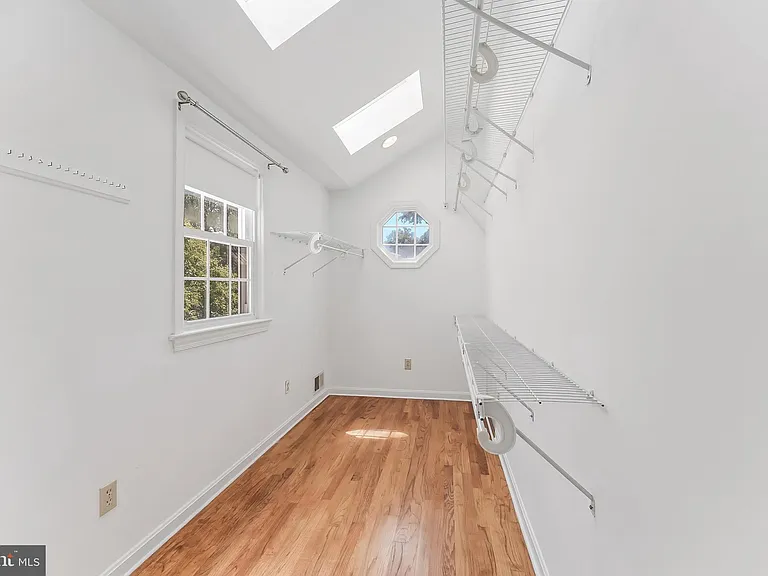 1005 N Lebanon St — Photo 24