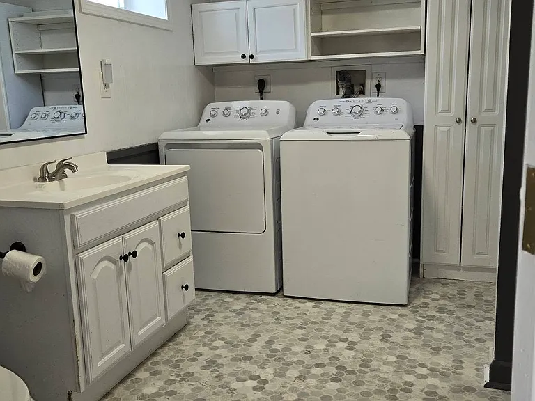 1349 Beach Dr — Photo 14