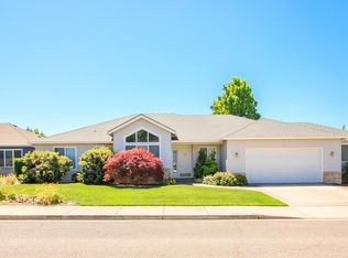 3436 Blueblossom Dr, Medford, OR 97504