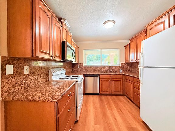 2nd image of 3204 Dimaggio Way