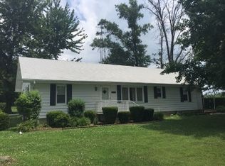 622 County Road 1650 E, Fairfield, IL 62837