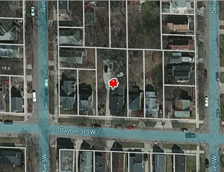 1st image of 915 Dayton St SW