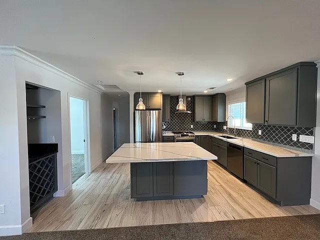 2593 Yajome St — Photo 5