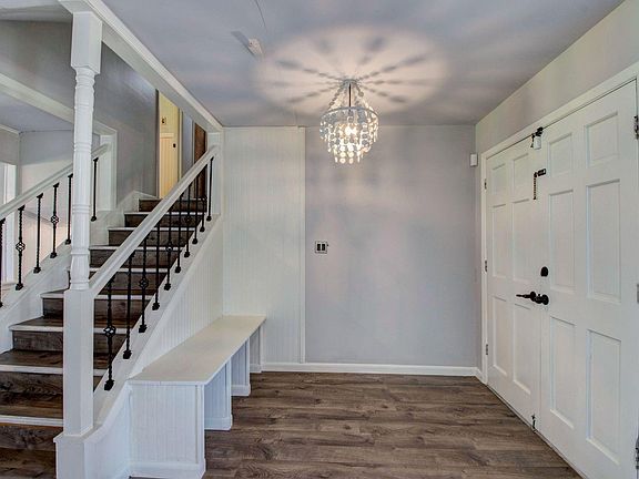 4th image of 61 Cardinal Valley Dr