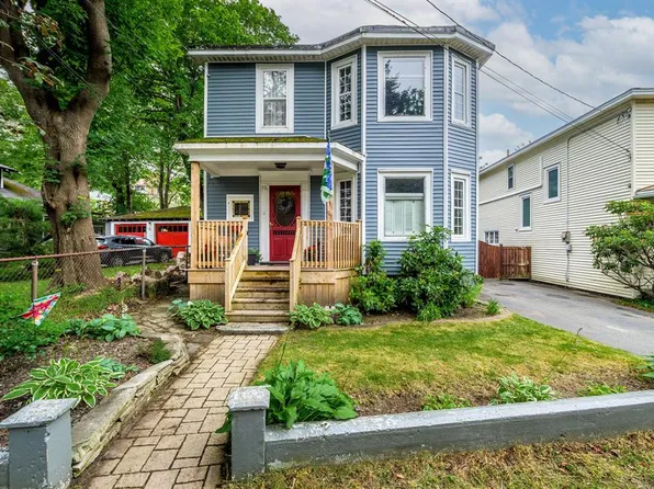 16 Waterford Bridge Road, St. John's, NL A1E1C6