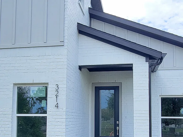 3214 Travis St — Photo 4