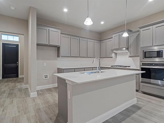 All photos shown here may not depict the specified home & features included are for illustration purposes only.