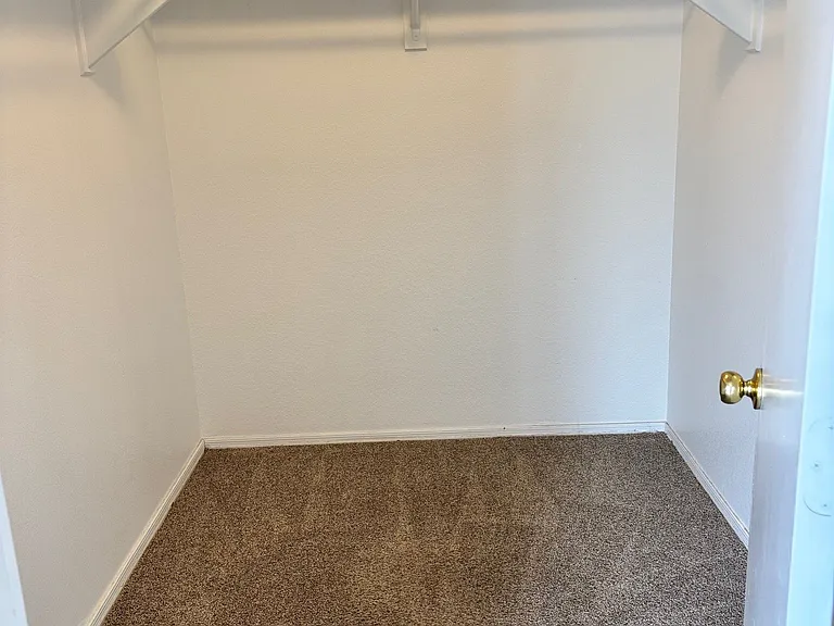 8128 W Mission Ln — Photo 22