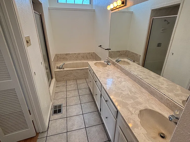 4719 N Galloway Ave #201 — Photo 7