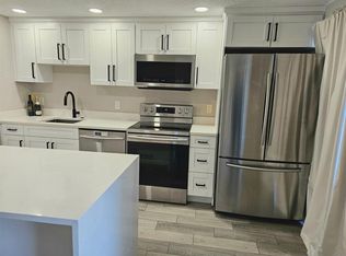 1102 E Jeffery St, Boca Raton, FL 33487