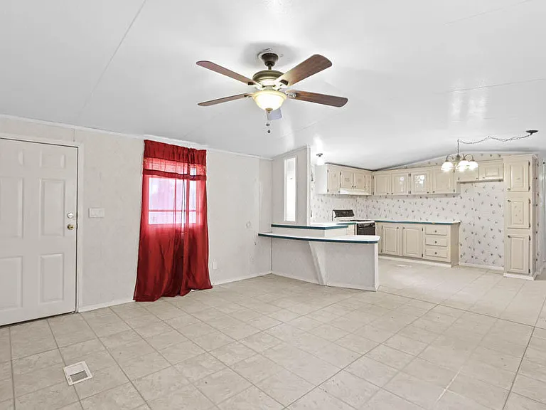 505 Ricky Zelt Dr — Photo 6